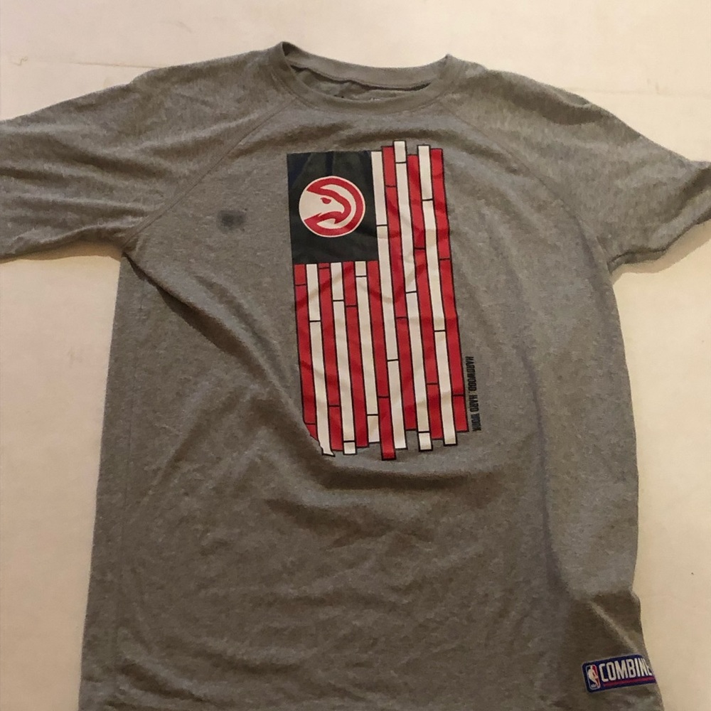ATLANTA hawks t shirt youth